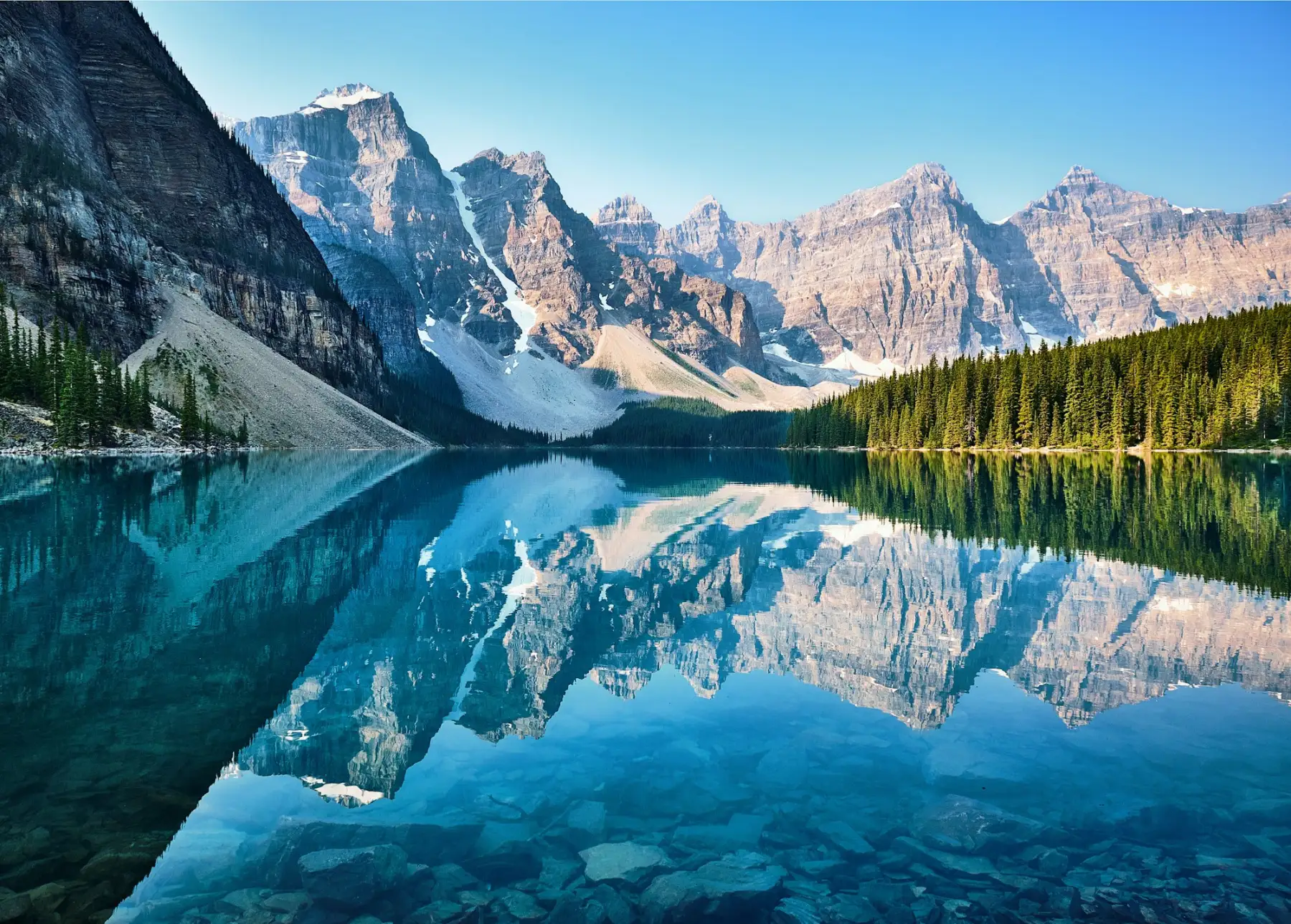 Moraine Lake and the Rocky Mountains in Banff National Park, Canada